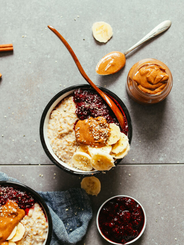10 Ways To Improve The Taste Of A Bowl Of Plain Oatmeal
